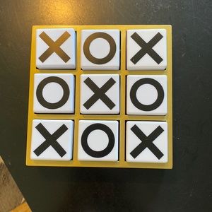 Tic Tac Toe Table Decor